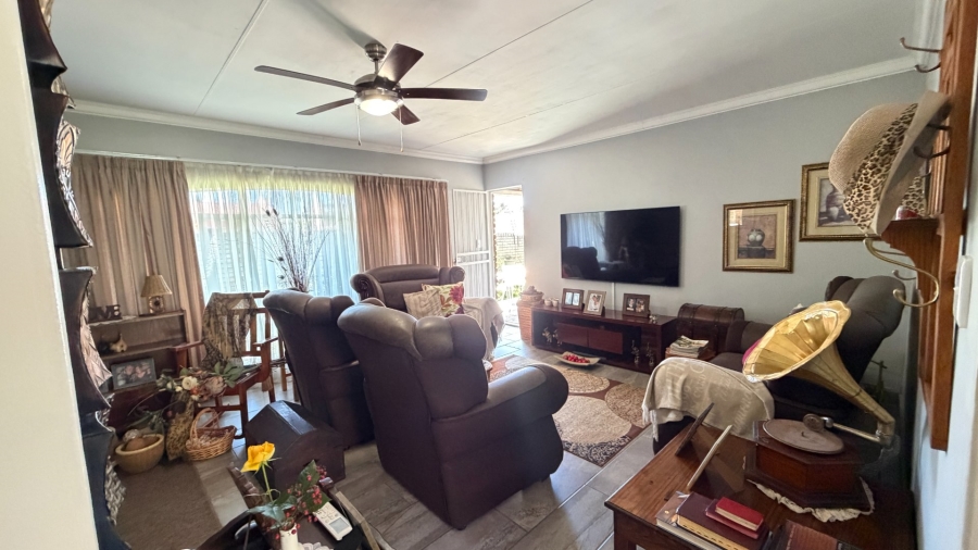2 Bedroom Property for Sale in Miederpark North West